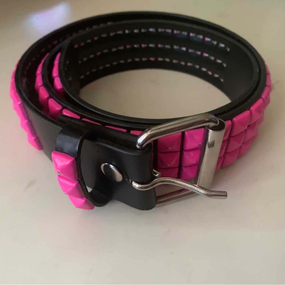 OLD HOT TOPIC PINK STUDDED BELT (visible damage!!)